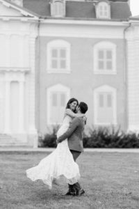 MailysFortunePhotography_AlineMercier_ChateaudeVoltaire_152w photo couple porté