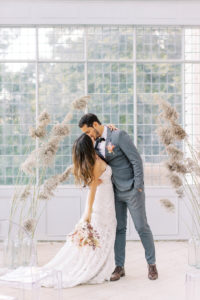MailysFortunePhotography_AlineMercier_ChateaudeVoltaire_63w cérémonie mariage pampas